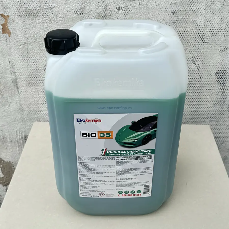 Dung dịch không chạm BIO 35 rửa xe máy, ôtô con, xe khách, ô tô tải.