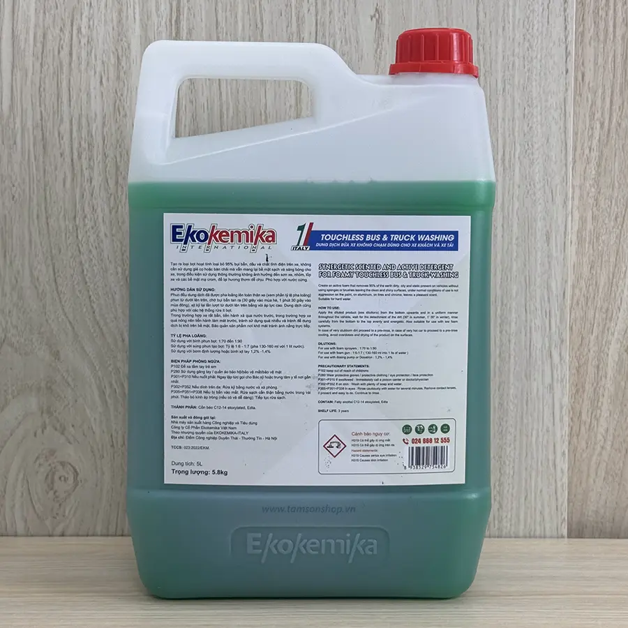 Dung dịch không chạm BIO 35 rửa xe máy, ôtô con, xe khách, ô tô tải.