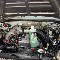 Nước rửa khoang động cơ Motor - Loại bỏ bụi bẩn, bẩn dầu mỡ, và các chất bẩn ô nhiễm trong khoang động cơ xe ô tô.