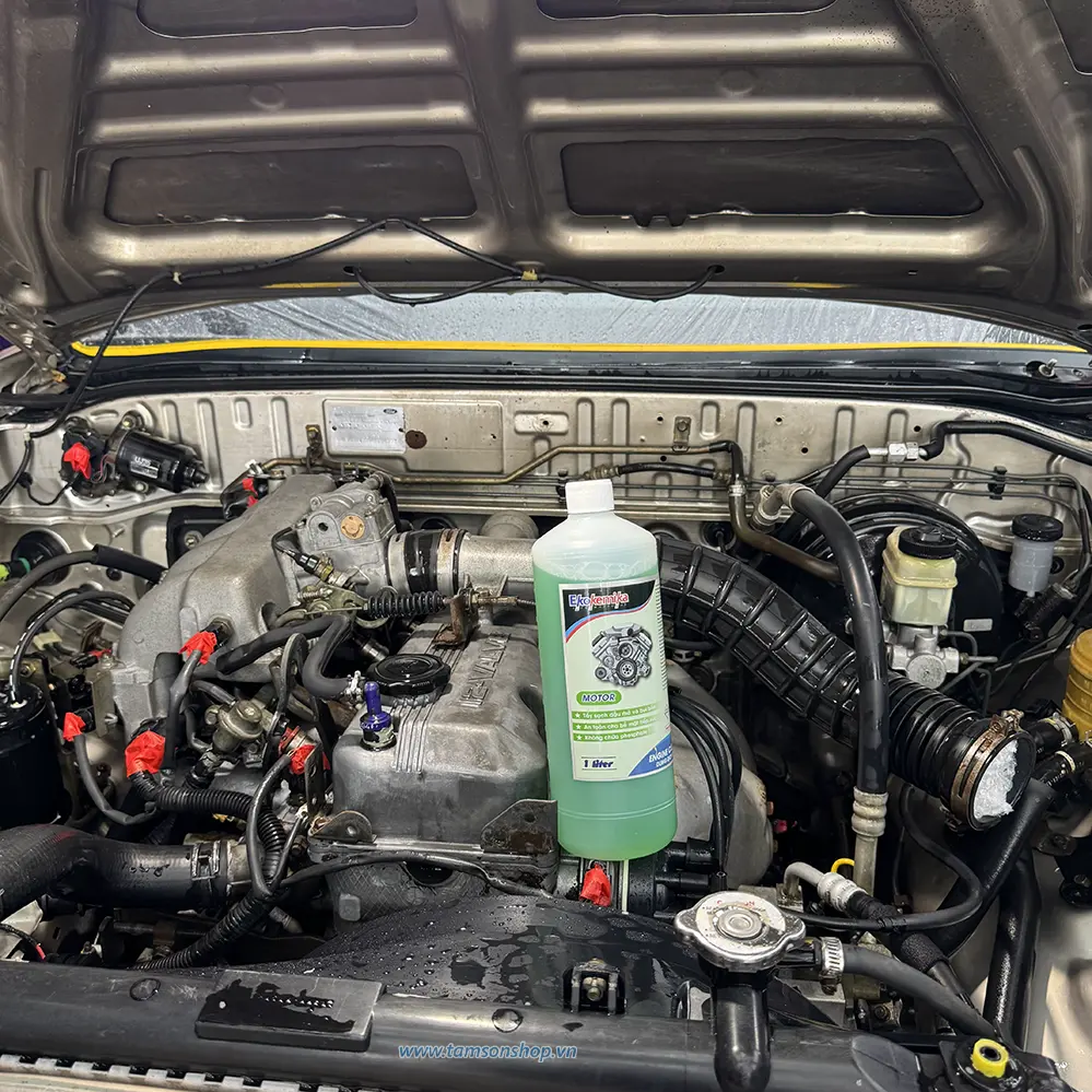 Nước rửa khoang động cơ Motor - Loại bỏ bụi bẩn, bẩn dầu mỡ, và các chất bẩn ô nhiễm trong khoang động cơ xe ô tô.