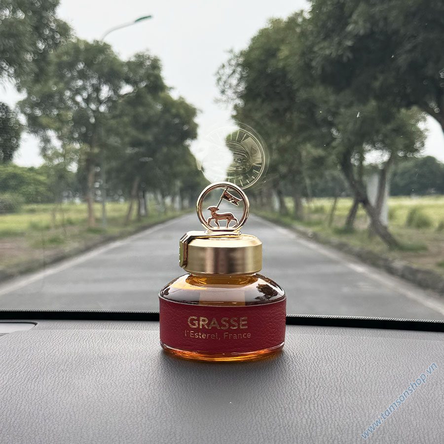 Nước hoa ô tô Grasse Bulgarian Rose mùi hoa hồng, loài hoa thanh lịch nhất với hương thơm đặc biệt tuyệt đẹp. Hương thơm mang lại cảm xúc dịu dàng, lãng mạn và quý phái.