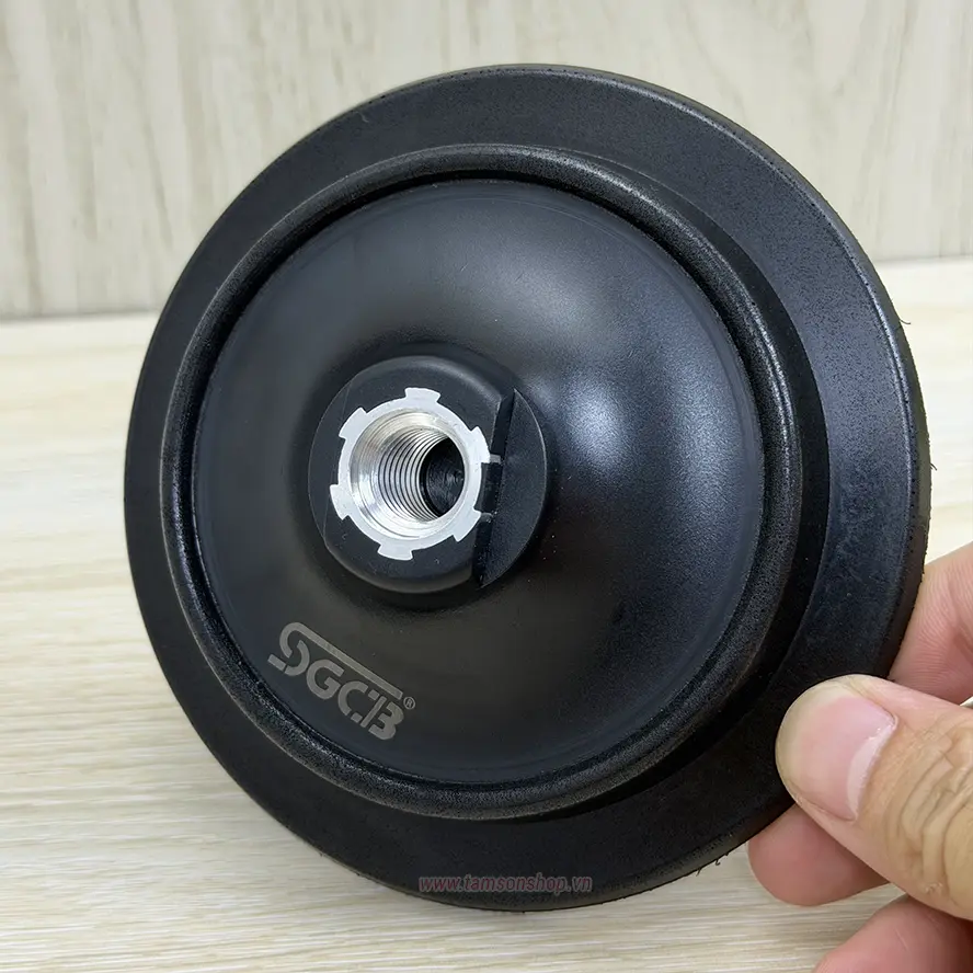 Đế gắn máy đánh bóng đồng tâm SGCB 5 inch. Sử dụng trong đánh bóng sơn xe ô tô và nhiều loại bề mặt.