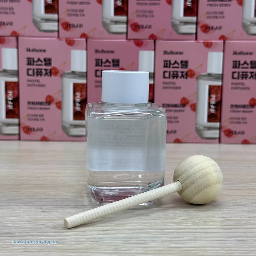 Nước hoa ô tô Pola Fresh Berry hương thơm trái cây ngọt ngào.