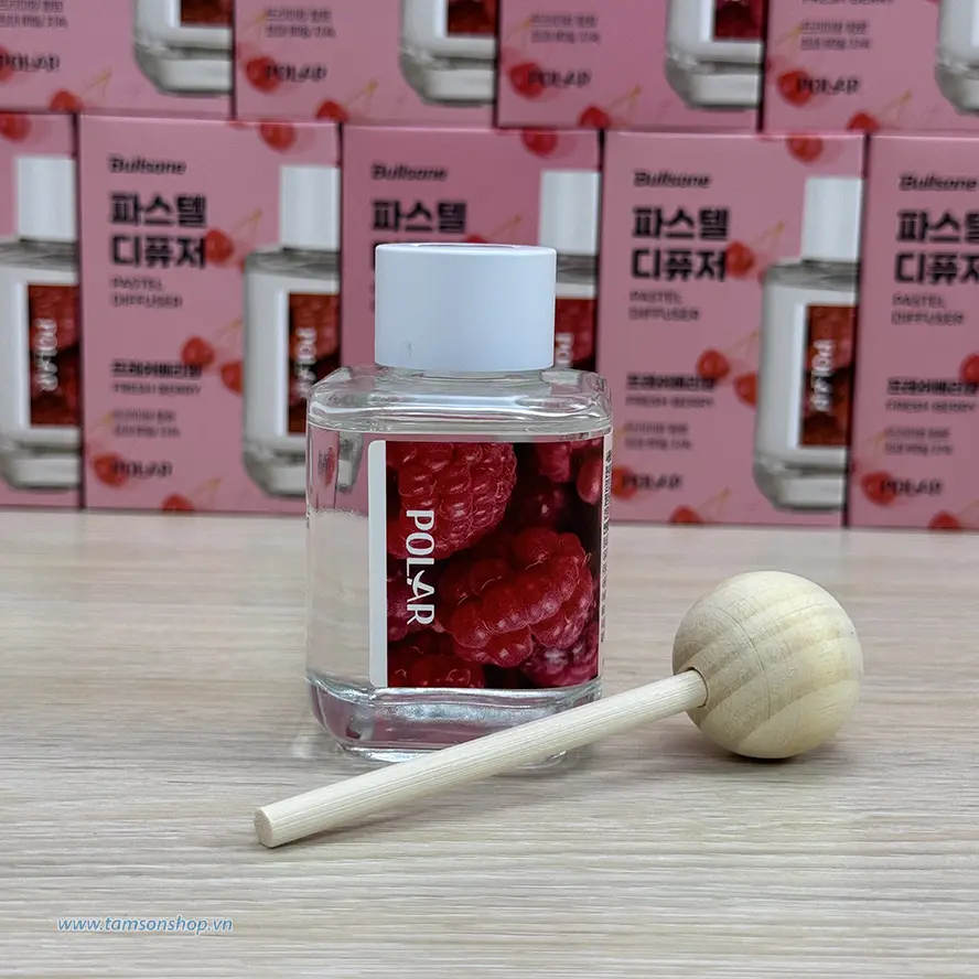 Nước hoa ô tô Pola Fresh Berry hương thơm trái cây ngọt ngào.