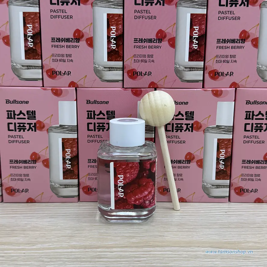 Nước hoa ô tô Pola Fresh Berry hương thơm trái cây ngọt ngào.
