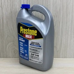 Nước làm mát động cơ Prestone MAX dùng cho xe Honda, Acura, Nissan, Infiniti và Subaru.